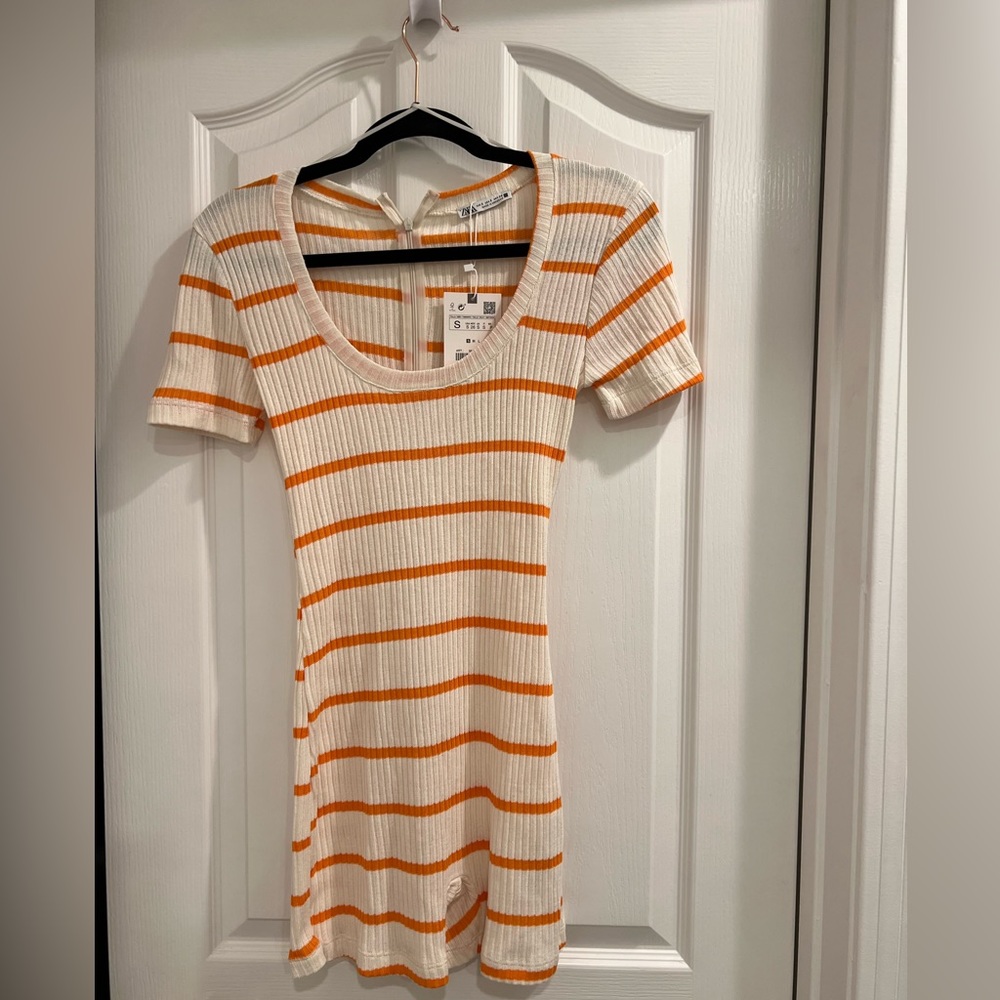 NEW Zara orange/cream striped romper. Size Small.